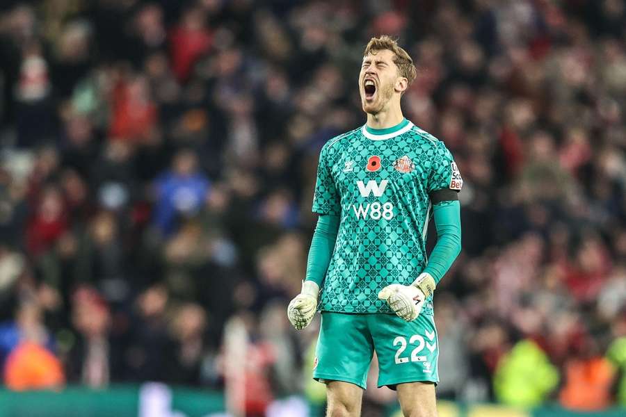 Roefs: I thought Sunderland fans were booing me! Roefs: I thought Sunderland fans were booing me!
