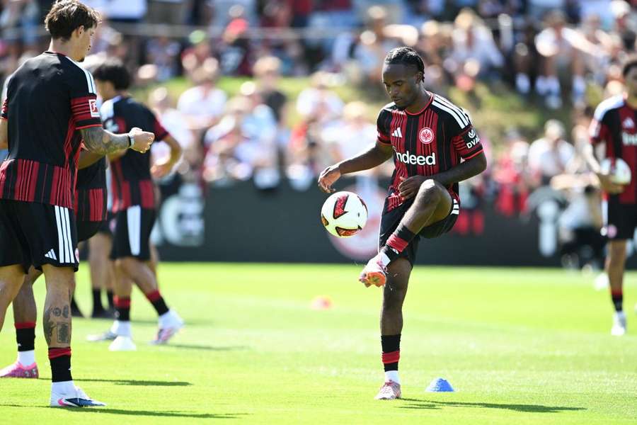 Noel Futkeu com a camisola do SGE