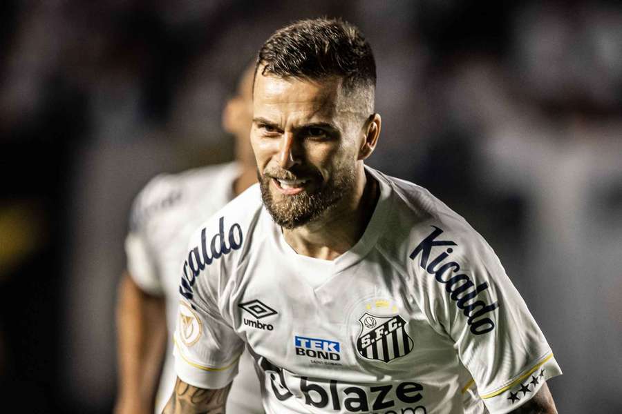 Lucas Lima vai reencontrar Santos na 17ª rodada do Brasileirão Lucas Lima vai reencontrar Santos na 17ª rodada do Brasileirão