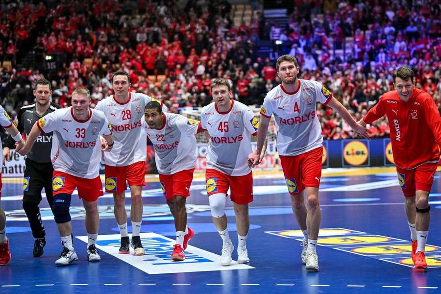 Dinamarca celebra triunfo e apuramento