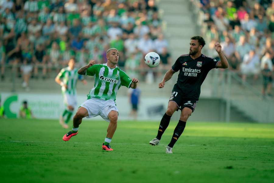 El Betis, con Pablo García marcando, ha derrotado al Lyon
