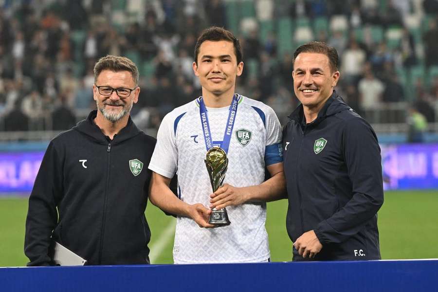 Shukurov obok selekcjonera Fabio Cannavaro Shukurov obok selekcjonera Fabio Cannavaro