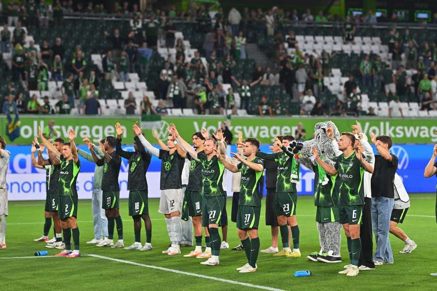 Die Wolfsburger bedanken sich bei ihren Fans Die Wolfsburger bedanken sich bei ihren Fans