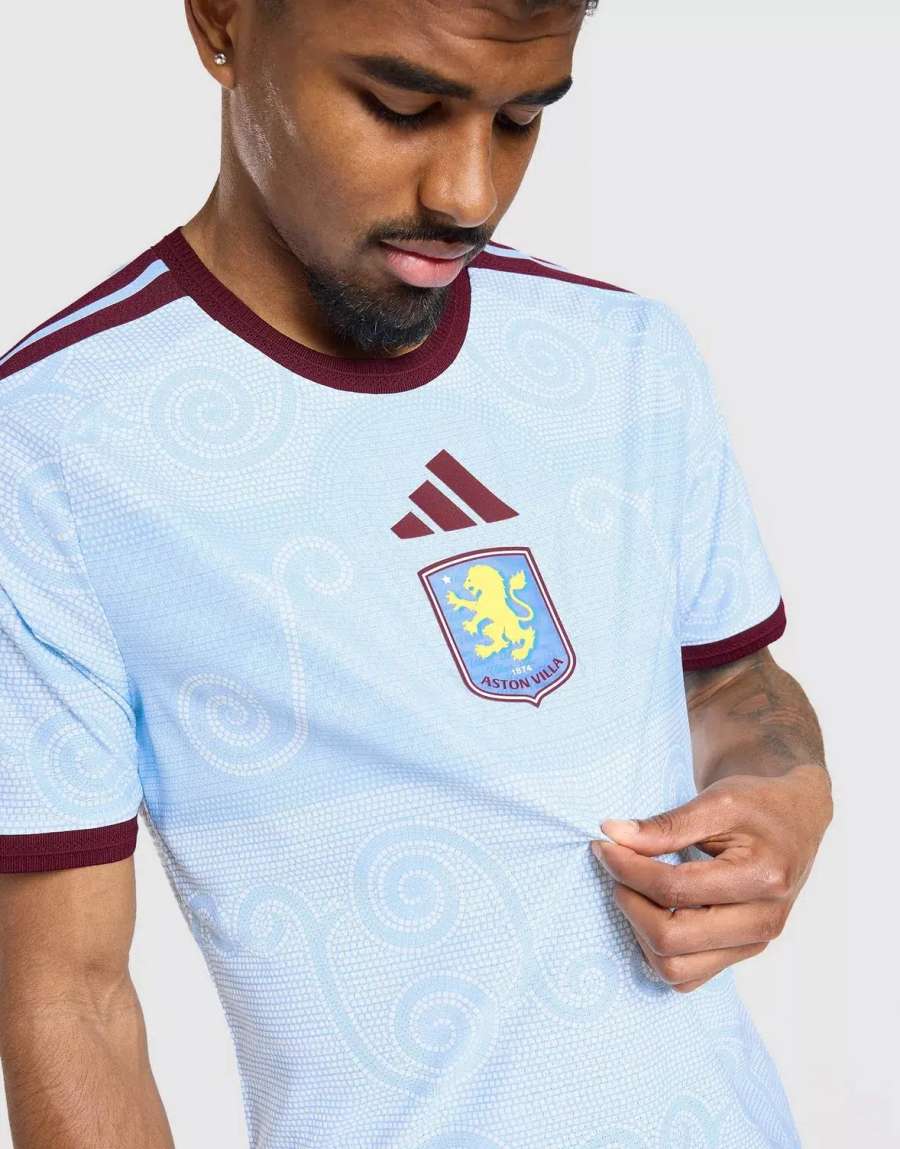 Terceiro equipamento do Aston Villa