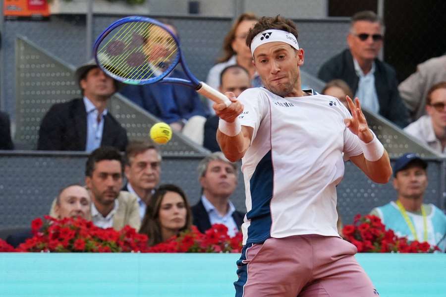 Casper Ruud ovládl turnaj v Madridu. Casper Ruud ovládl turnaj v Madridu.
