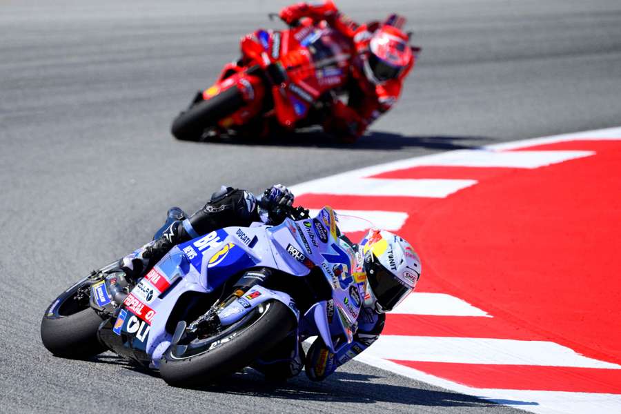 Alex Marquez devant son frère sur le circuit de Montmelo samedi.