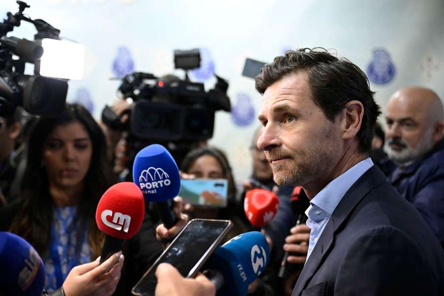 André Villas-Boas falou aos jornalistas após votar