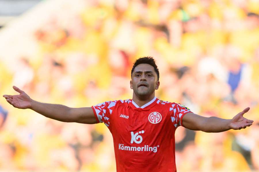 Amiri unmittelbar nach seinem Freistoß-Treffer