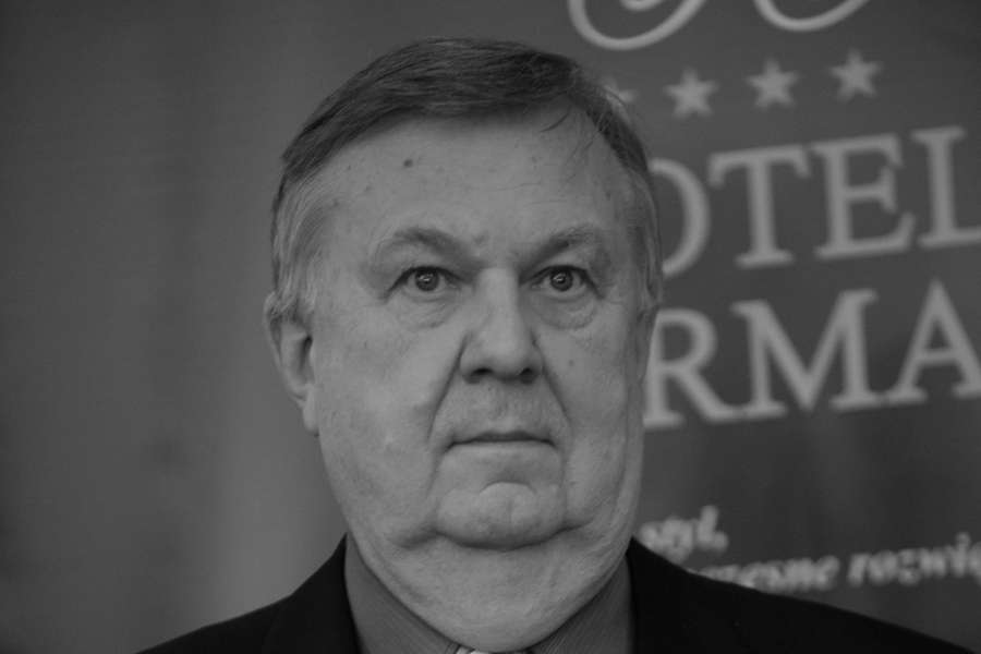 Legendarny komentator nie żyje. Karol Stopa zmarł w wieku 78 lat, jego głos znał każdy fan tenis Legendarny komentator nie żyje. Karol Stopa zmarł w wieku 78 lat, jego głos znał każdy fan tenis