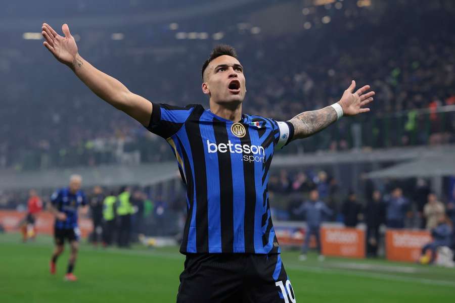 Lautaro Martínez otevřel skóre zápasu s Empoli.