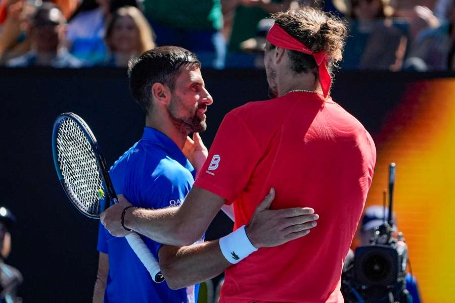 Novak Djokovic se retira en semifinales.