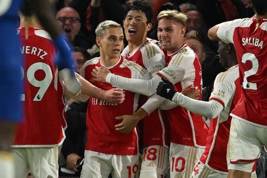Trossard marcou o gol de empate do Arsenal no clássico