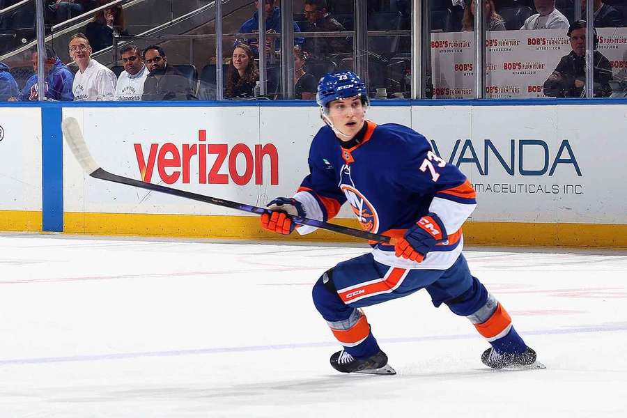 Victor Eklund earns first career point with assist on Bo Horvat's 300th goal Victor Eklund earns first career point with assist on Bo Horvat's 300th goal