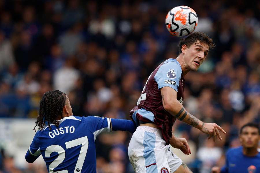 Zaniolo com a camisola do Villa