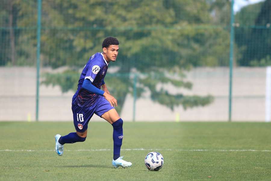 Hiago Santos fez 30 jogos pelos sub-23 do Santa Clara na última época Hiago Santos fez 30 jogos pelos sub-23 do Santa Clara na última época