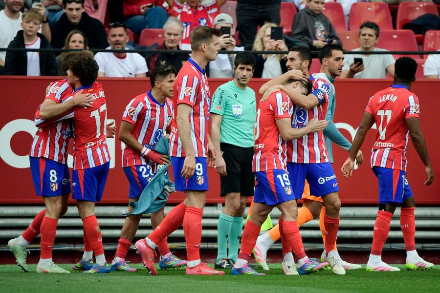 L'esultanza dei giocatori dell'Atletico Madrid L'esultanza dei giocatori dell'Atletico Madrid