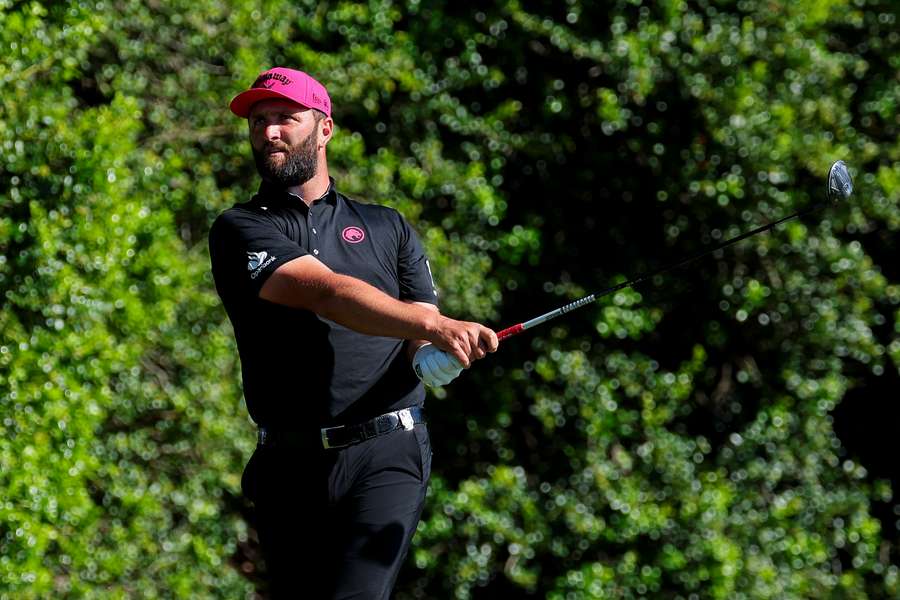 Jon Rahm lucha con Scheffler por el tercer Grand Slam del año