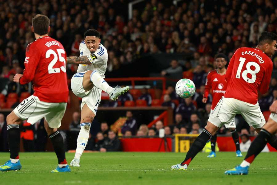Der Schweizer Okafor hatte großen Anteil am Sieg im Old Trafford Der Schweizer Okafor hatte großen Anteil am Sieg im Old Trafford