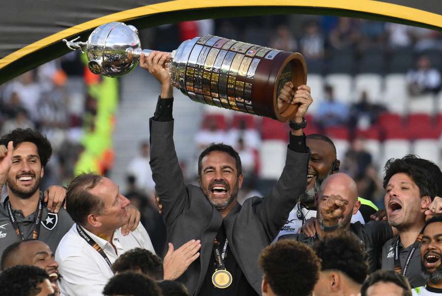 Botafogo-Trainer Artur Jorge darf sich über die Teilnahme an der Klub-WM freuen.