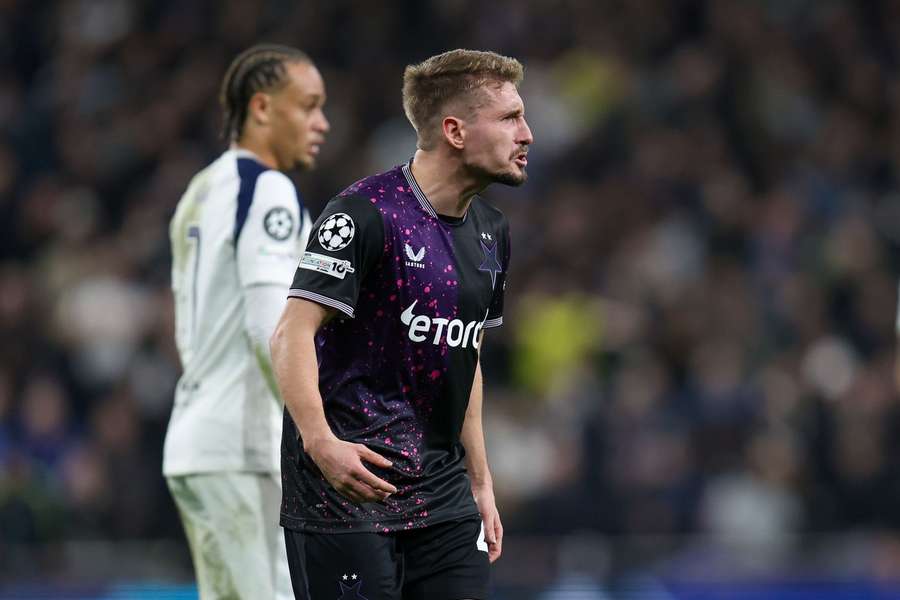 Sadílek během utkání s Tottenhamem.