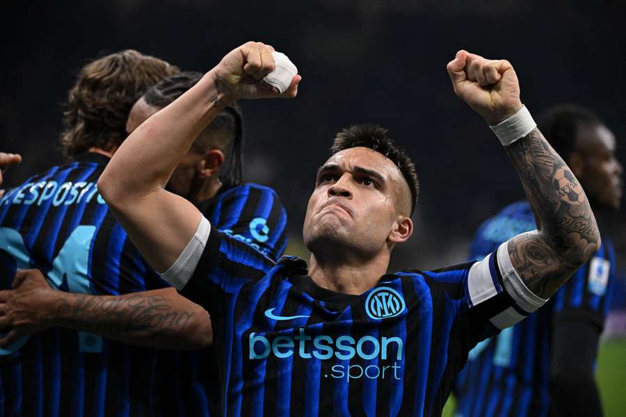 Lautaro Martinez festeggia il secondo gol contro la Juventus nel match del 14 febbraio