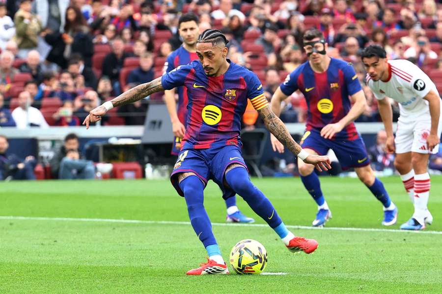 Raphinha bohaterem Barcelony przeciwko Sevilli, Lewandowski w cieniu powrotu Gaviego Raphinha bohaterem Barcelony przeciwko Sevilli, Lewandowski w cieniu powrotu Gaviego