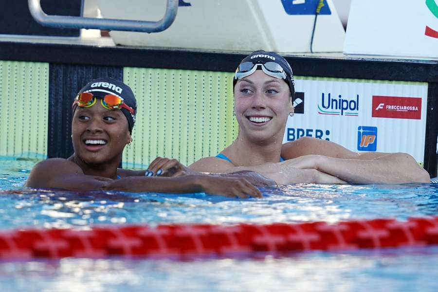 Gretchen Walsh from the USA and Sara Curtis from Italy at the 62nd Trofeo Settecolli at Foro Italico in Rome