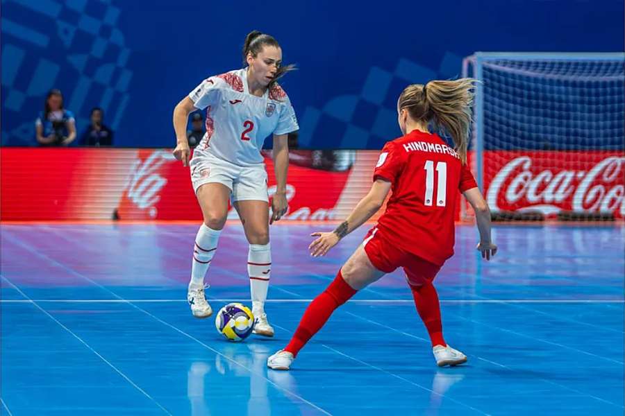 España pasa a cuartos del Mundial de fútbol sala con pleno de triunfos (0-7)