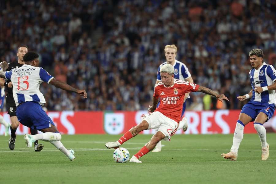 Prestianni no clássico com o FC Porto Prestianni no clássico com o FC Porto