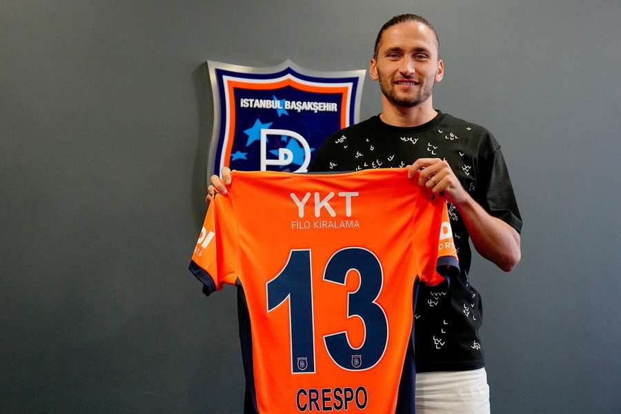 Miguel Crespo assinou por três temporadas com o Basaksehir