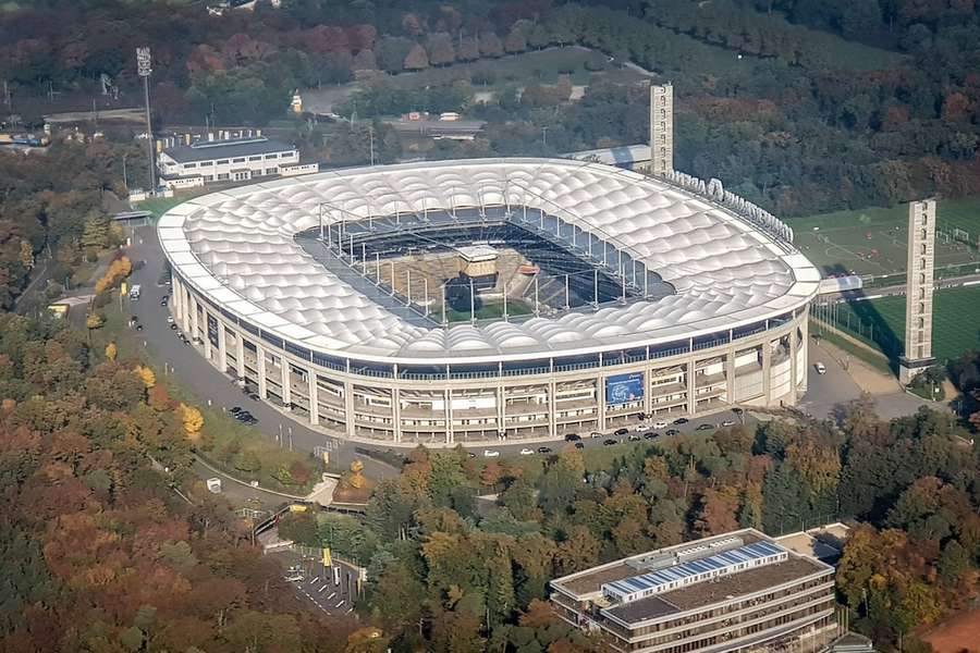 O Deutsche Bank Park, em Frankfurt, poderá acolher a final da Liga Europa.