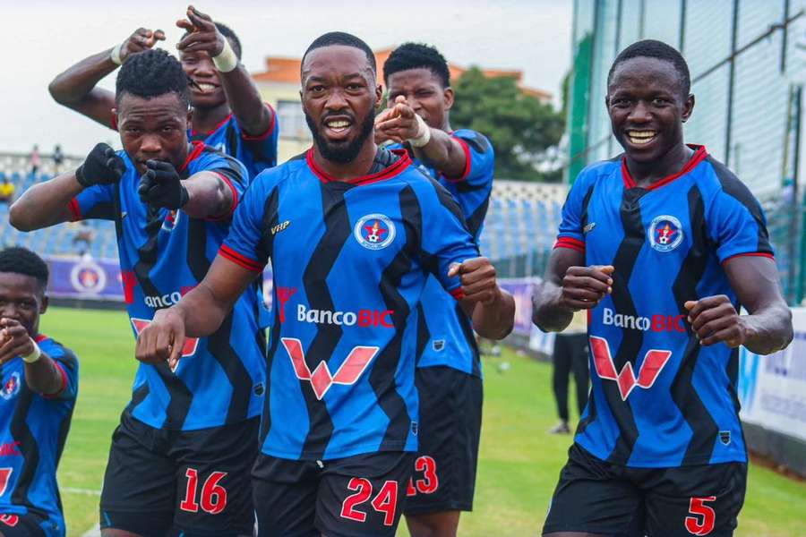 Jogadores do Interclube celebram vitória