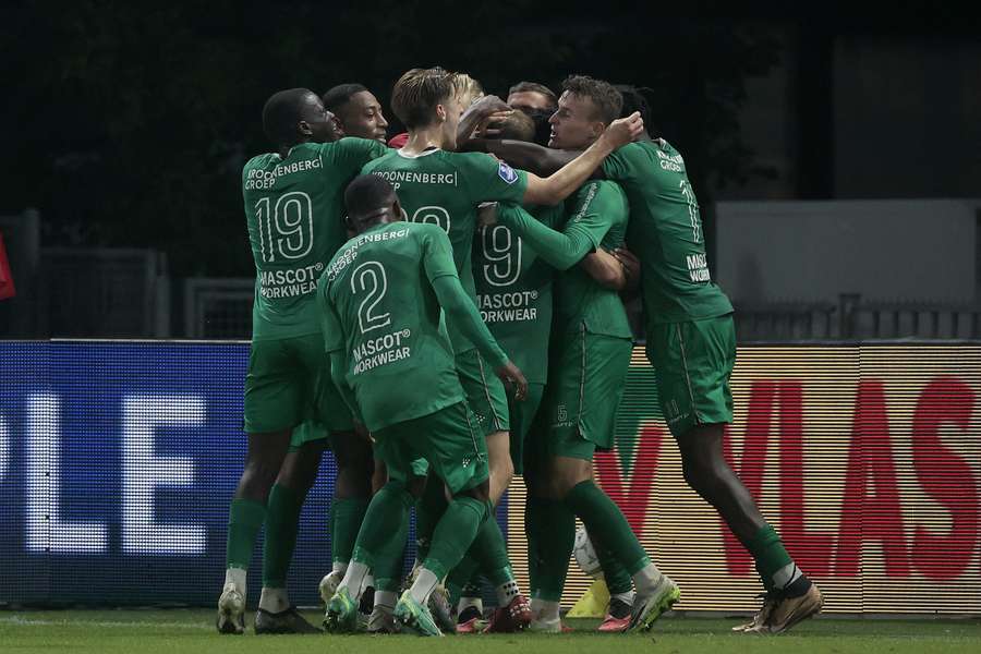 Almere City heeft de eerste zege in de Eredivisie te pakken