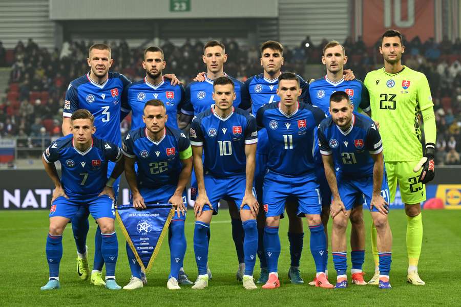 Slováci nastúpili v nezvyčajnej základnej zostave. Slováci nastúpili v nezvyčajnej základnej zostave.