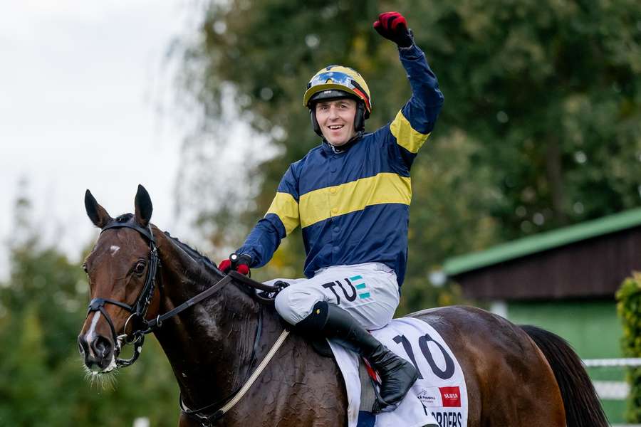 Velkou pardubickou vyhrál Final Orders s žokejem Donoghuem.