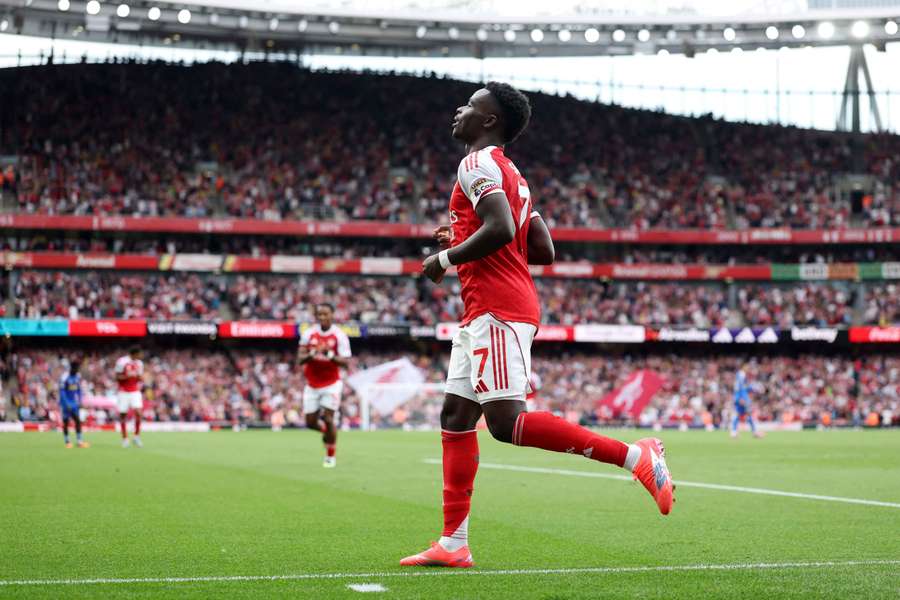 Bukayo Saka é baixa confirmada no Arsenal