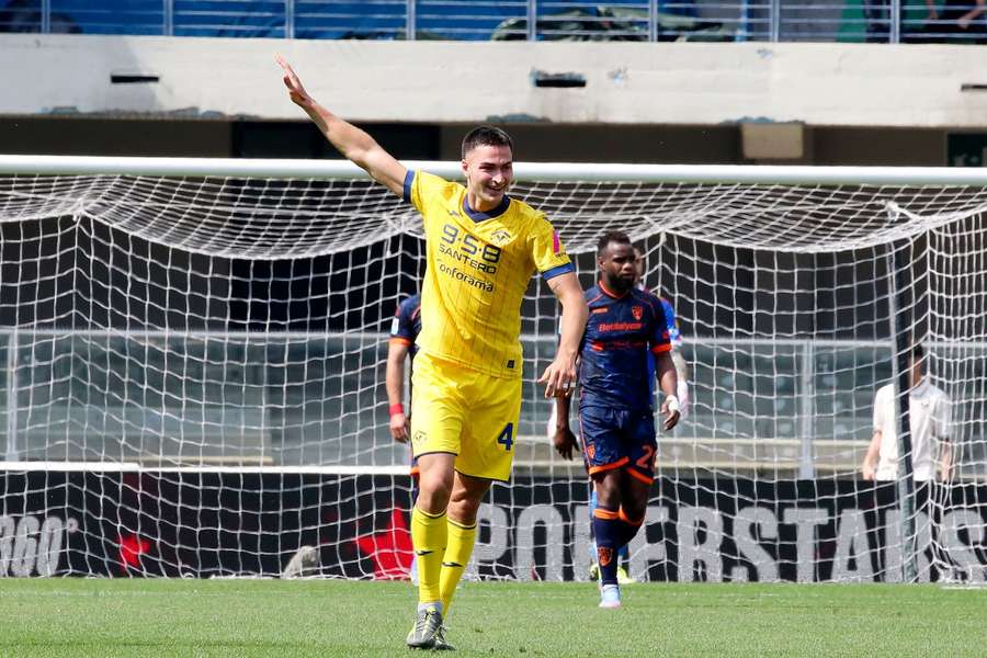 Brighton move to trump Serie A giants for Verona defender Coppola
