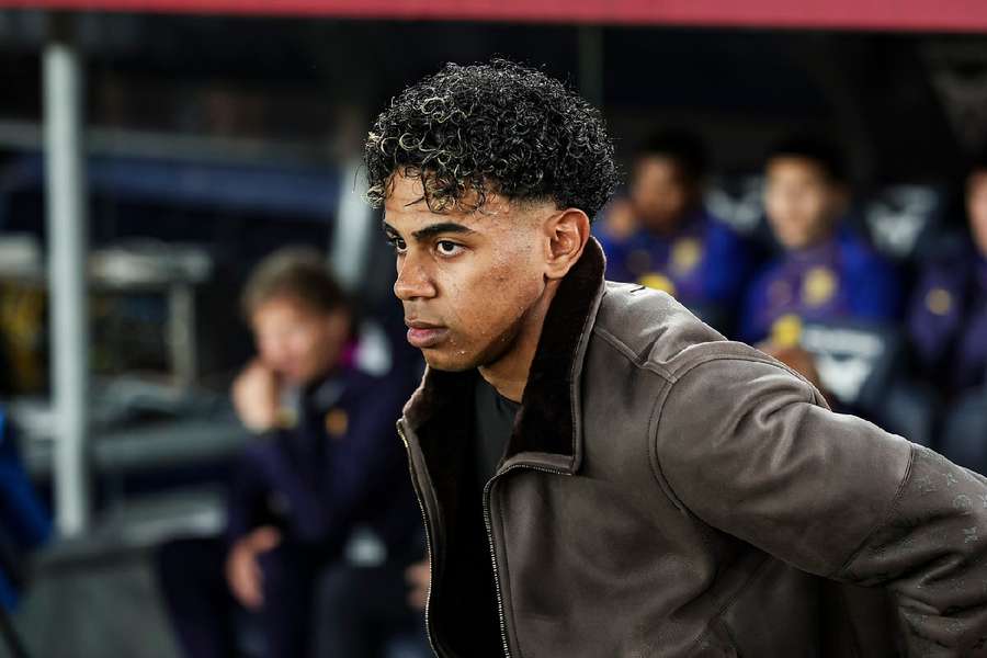 Lamine Yamal on the touchline