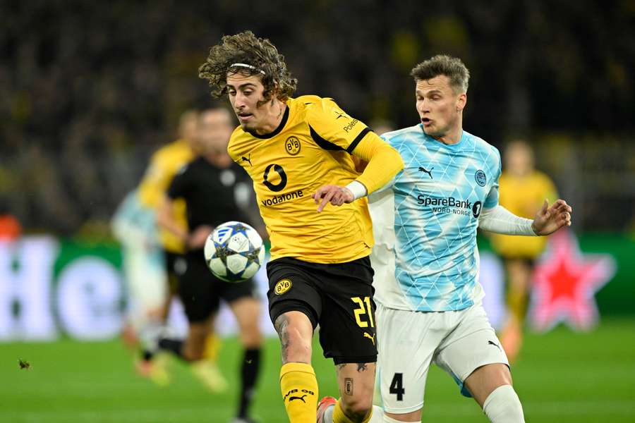 Fábio Silva em ação pelo Dortmund Fábio Silva em ação pelo Dortmund