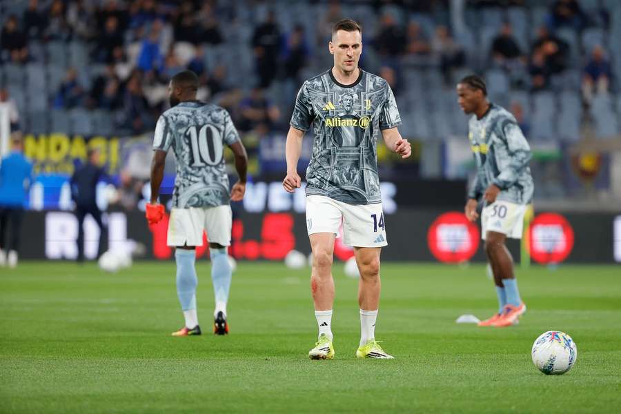 Arkadiusz Milik sofreu nova lesão muscular