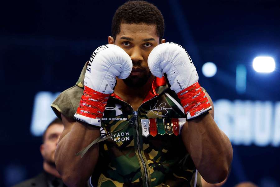 Joshua se repone y gana a Prenga