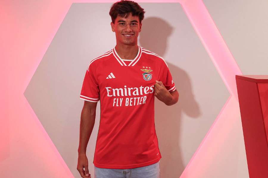 Diogo Ferreira reforça equipa sub-23 do Benfica