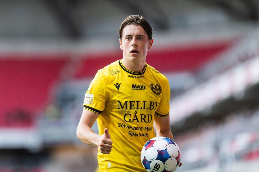 DONE DEAL: Newly promoted Hull City sign Swedish defender Elliot Stroud DONE DEAL: Newly promoted Hull City sign Swedish defender Elliot Stroud