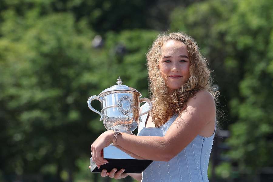 Andreeva with her Roland Garros trophy