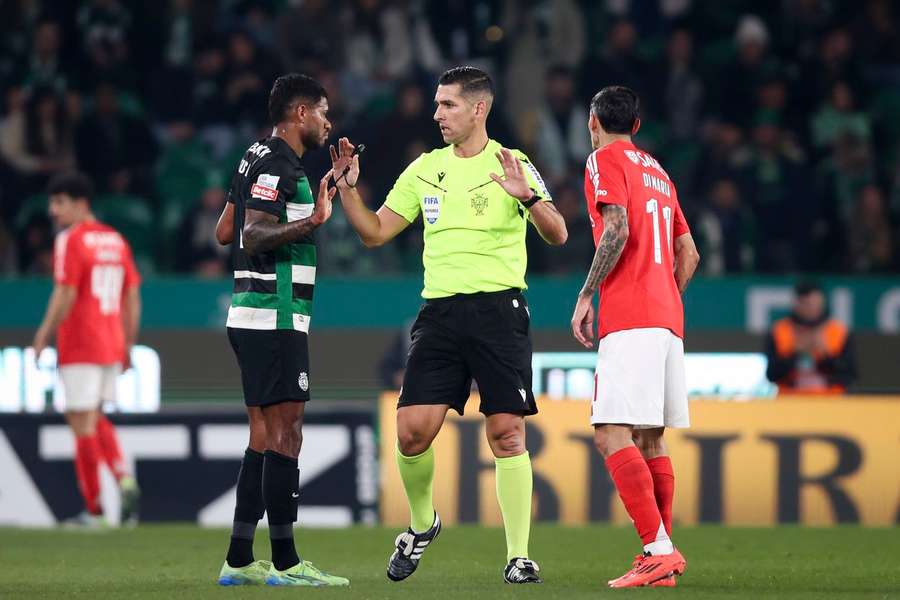Benfica e Sporting voltam a medir forças