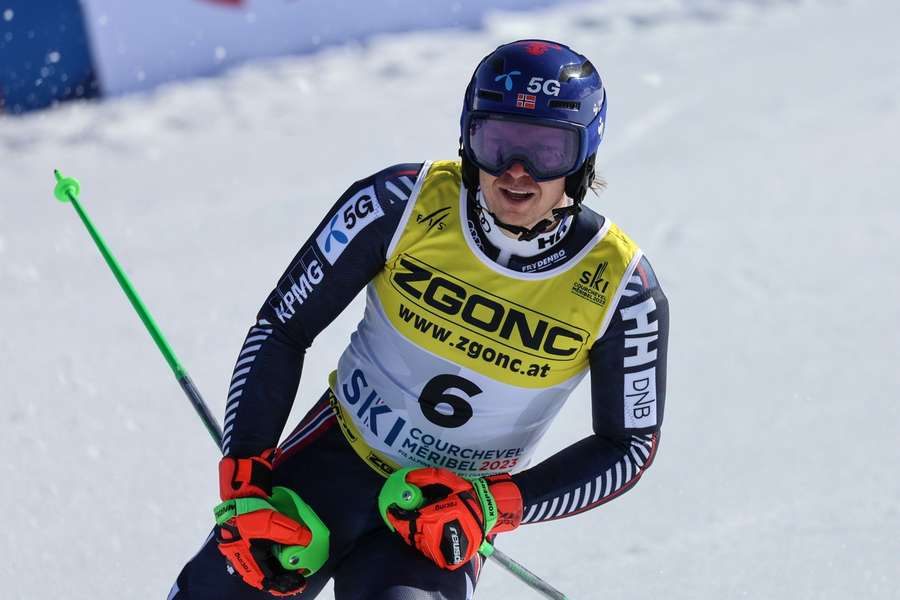 Kristoffersen se z 16. místa probil k prvnímu titulu mistra světa ve slalomu.