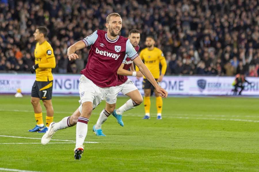 Tomás Soucek of West Ham United celebrates after opening the scoring