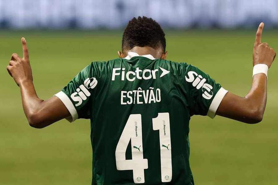 Estêvão fez uma grande exibição no Allianz, determinando a classificação do Palmeiras