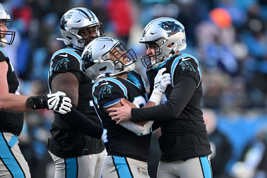 De Panthers kunnen met een overwinning op Tom Brady en de Bucs de leiding in de divisie pakken
