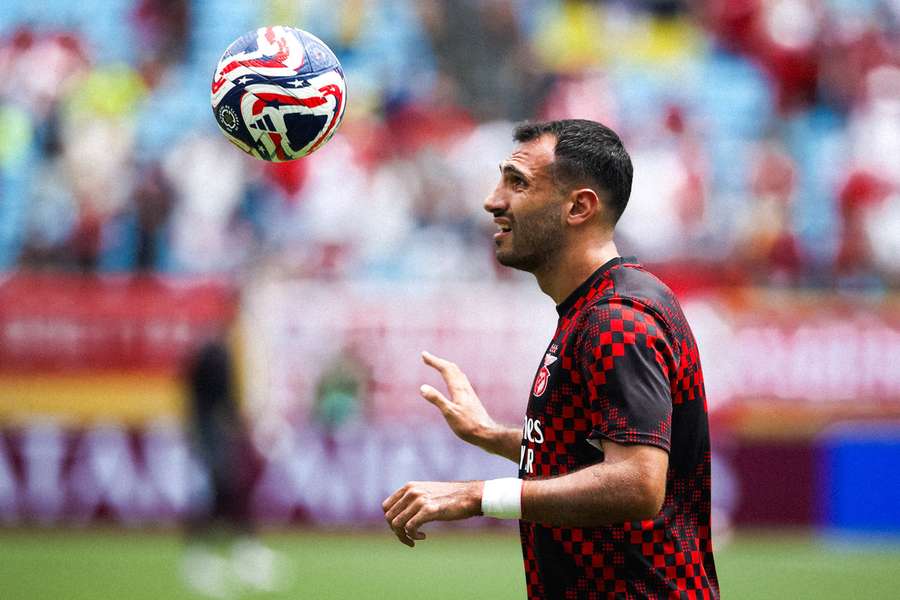 Pavlidis foi titular frente ao Bayern
